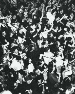 No Phones, No Shortcuts: What NYC’s Phone-Free Rooms Know About Building Nightlife Culture