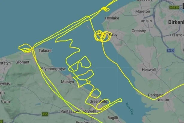 Pilot leaves cheeky two-word message in the air during flight