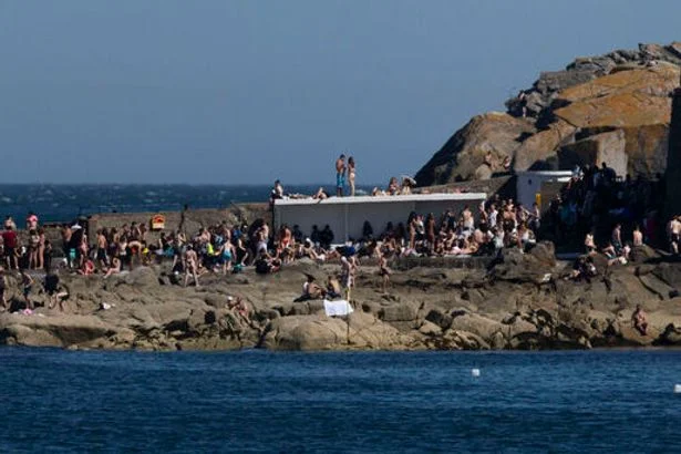 Met Eireann Status Yellow heat warning to kick in as mercury to hit 29C today