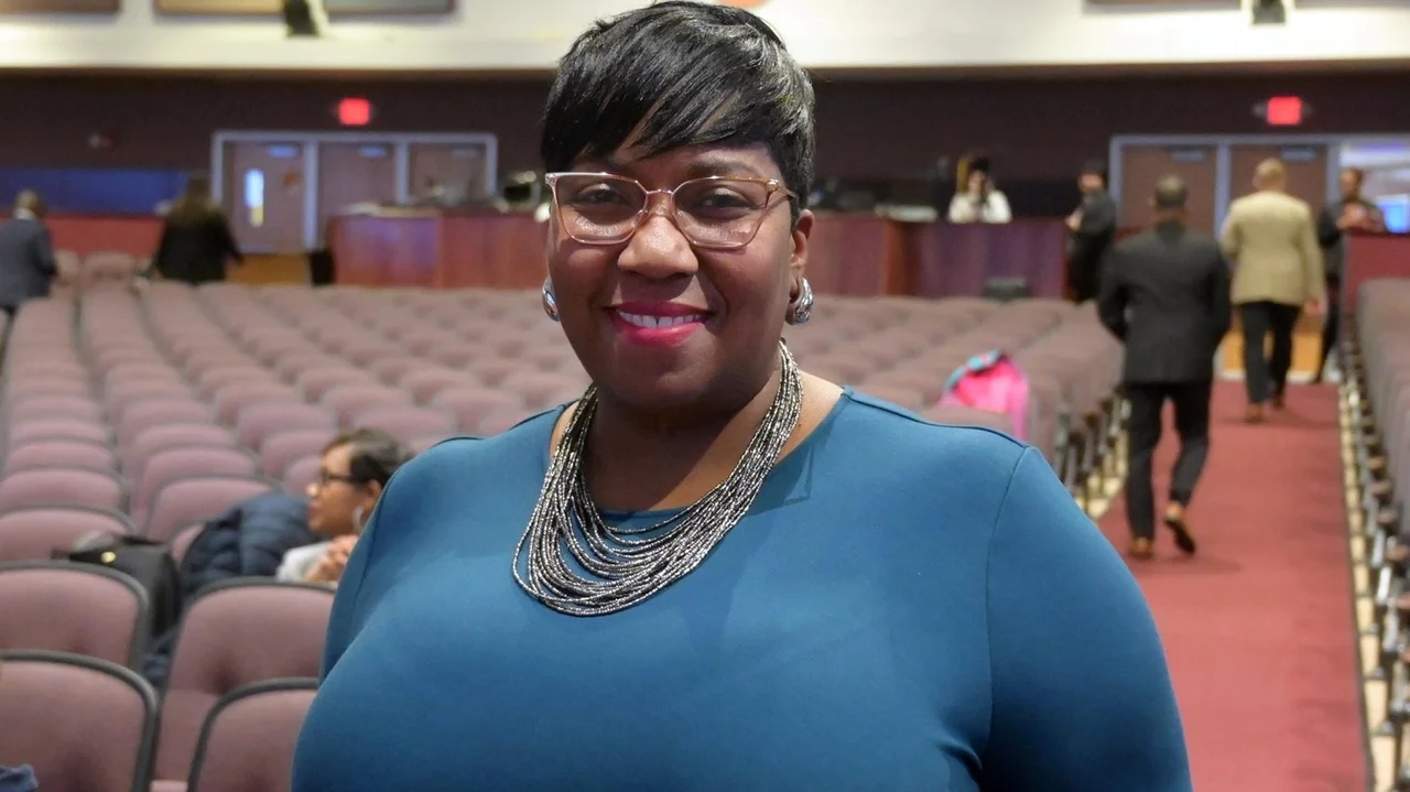Freeport schools superintendent Fia Davis reinstated after being placed on leave
