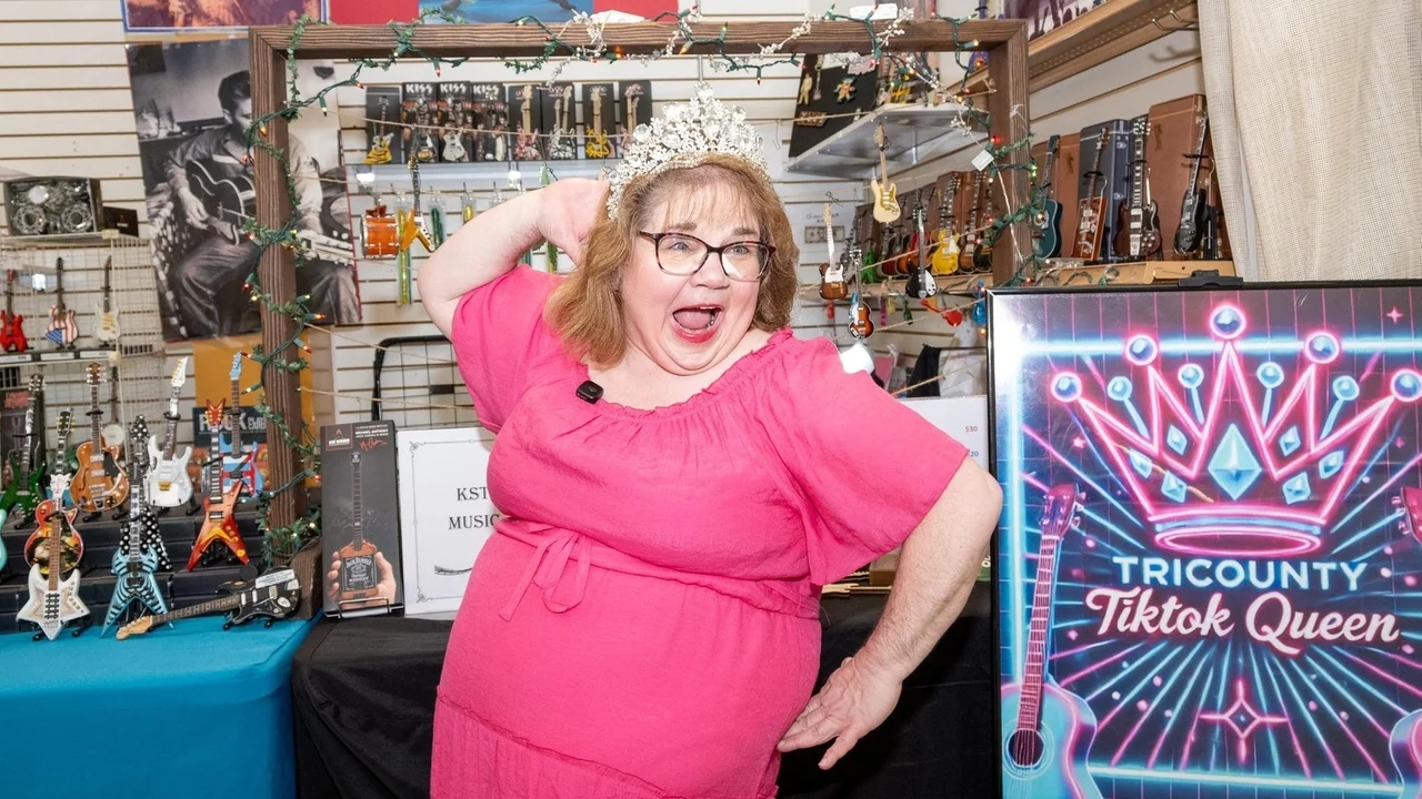 Tri-County Bazaar's 'TikTok Queen' Kim Schindler draws an audience — and shoppers