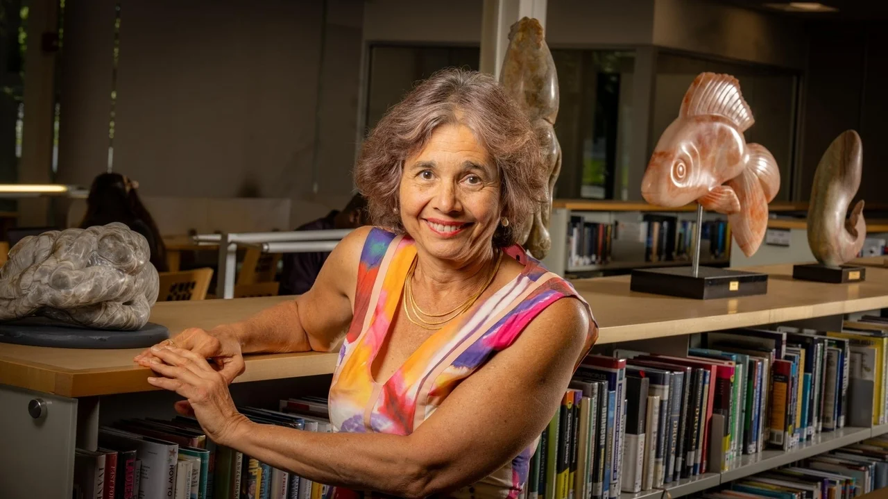After a Parkinson's diagnosis, Suzanne Posner turned to sculpting. She's inspiring many.