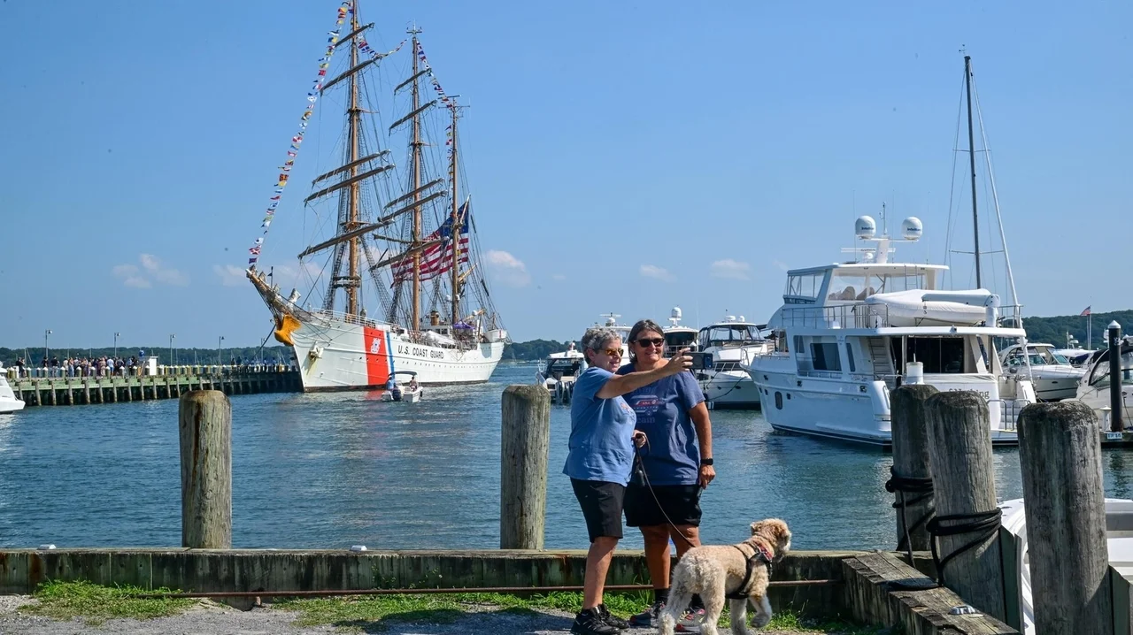 Greenport celebrates 25th anniversary of Mitchell Park, hosts ice rink fundraiser in scorching heat