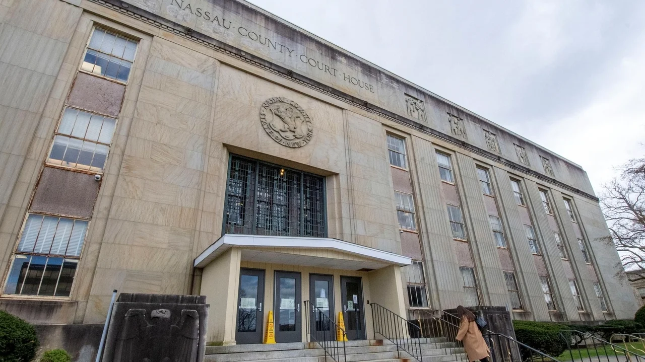 Lindenhurst parents charged after two children found with heart damage due to poor diet, lack of med