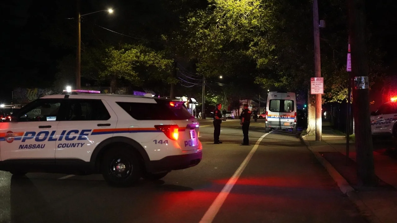 Pedestrian seriously injured in crash on Jerusalem Avenue in Uniondale