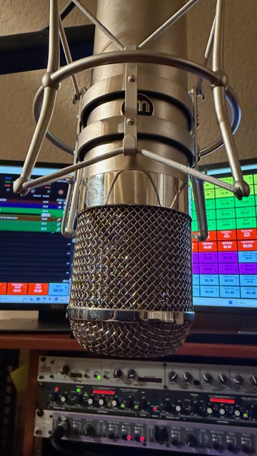 The At Work Razor Network! 10a-5 P Central