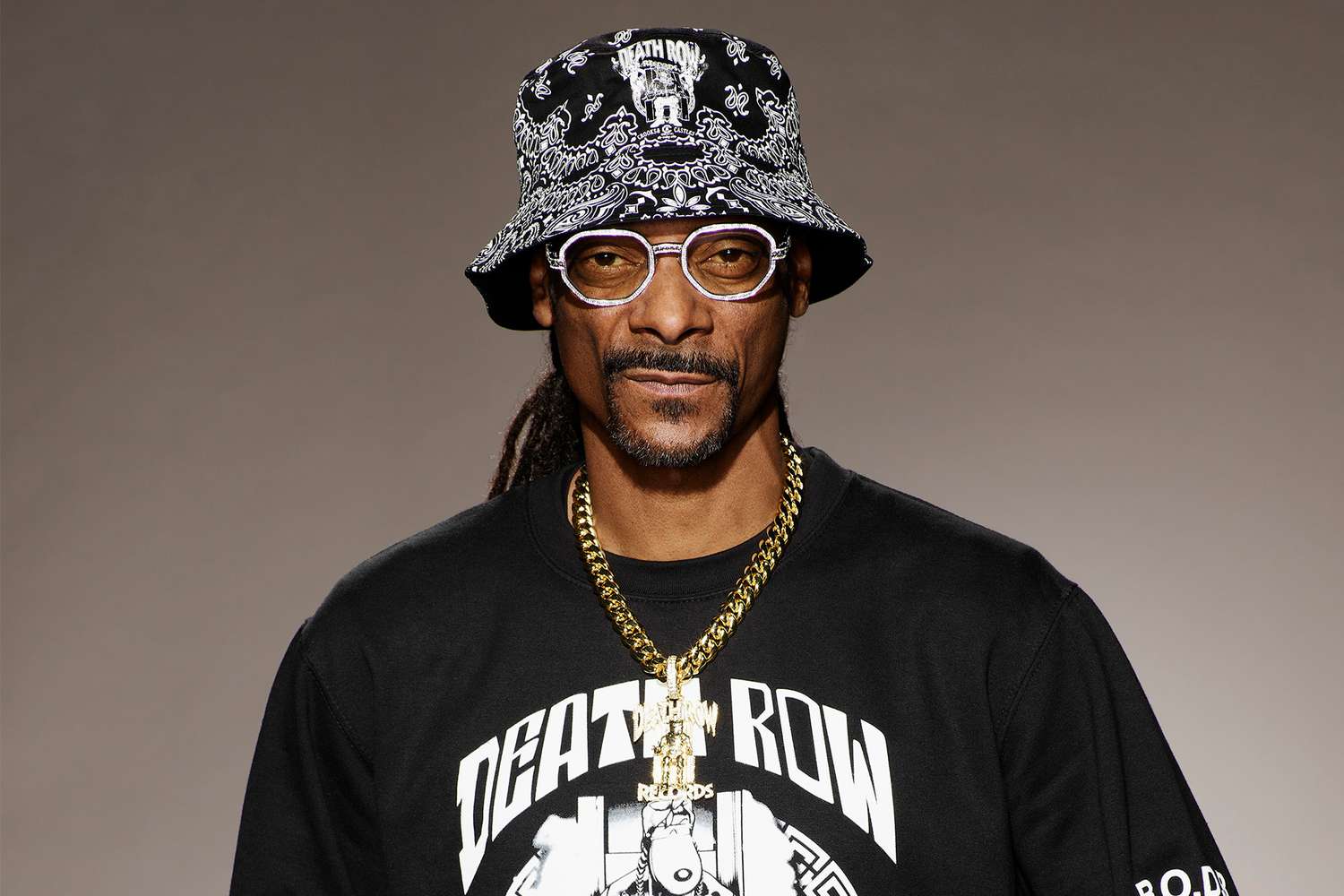 Snoop Dogg - Stop Counting My Poccets